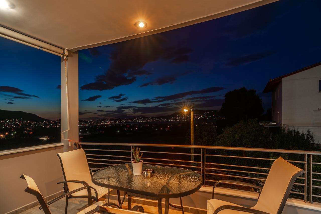 Apartamento Luxurious House Near The Sea Pórto Ráfti Exterior foto