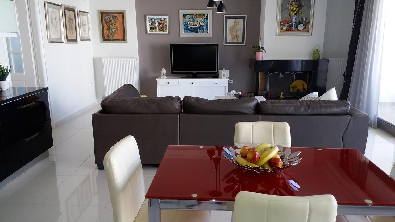 Apartamento Luxurious House Near The Sea Pórto Ráfti Exterior foto