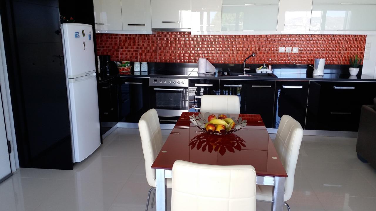 Apartamento Luxurious House Near The Sea Pórto Ráfti Exterior foto