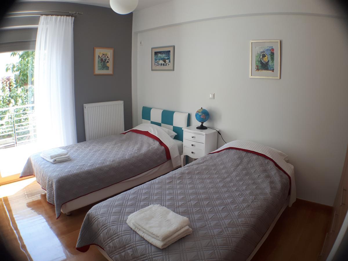 Apartamento Luxurious House Near The Sea Pórto Ráfti Exterior foto